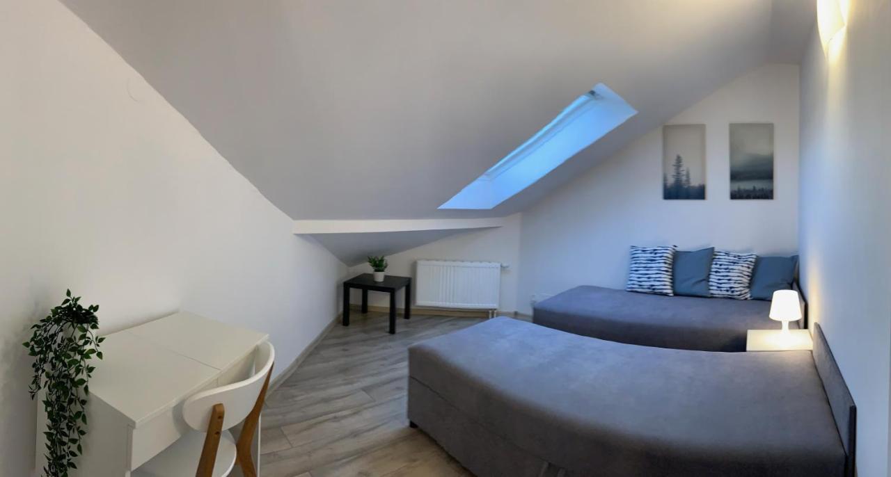 Appartement Apartament Pod Gwiazdami à Ostrów Wielkopolski Extérieur photo