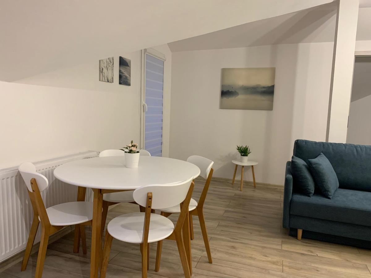 Appartement Apartament Pod Gwiazdami à Ostrów Wielkopolski Extérieur photo