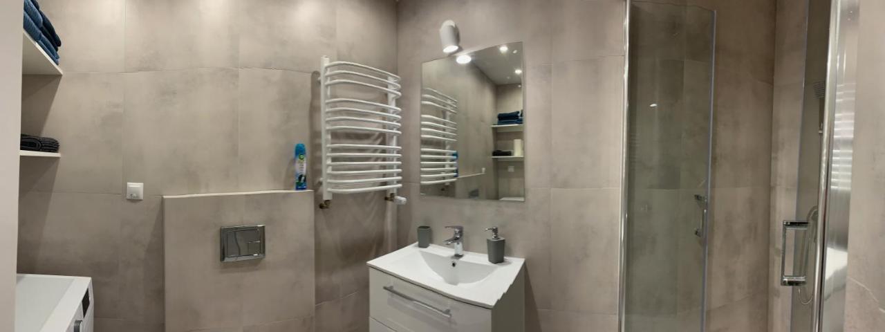 Appartement Apartament Pod Gwiazdami à Ostrów Wielkopolski Extérieur photo