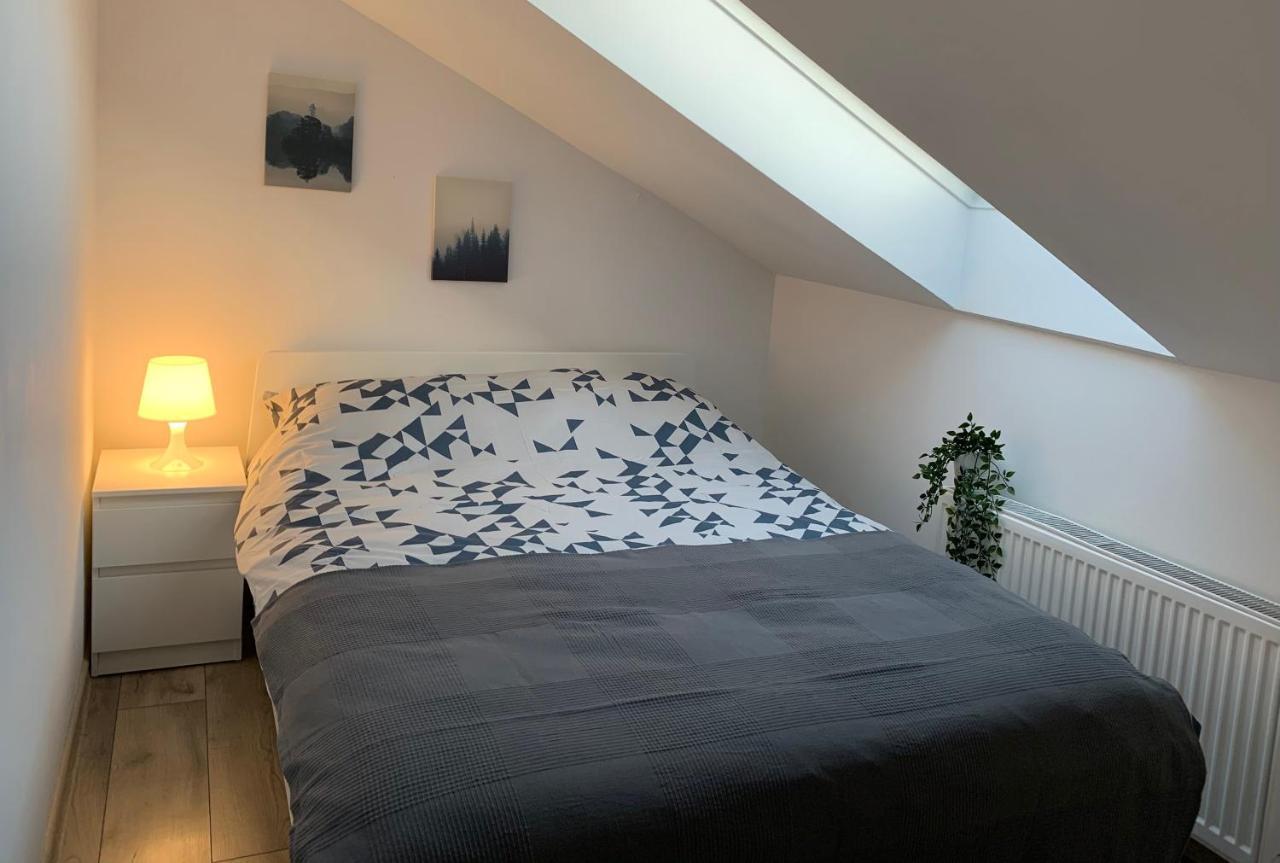 Appartement Apartament Pod Gwiazdami à Ostrów Wielkopolski Extérieur photo