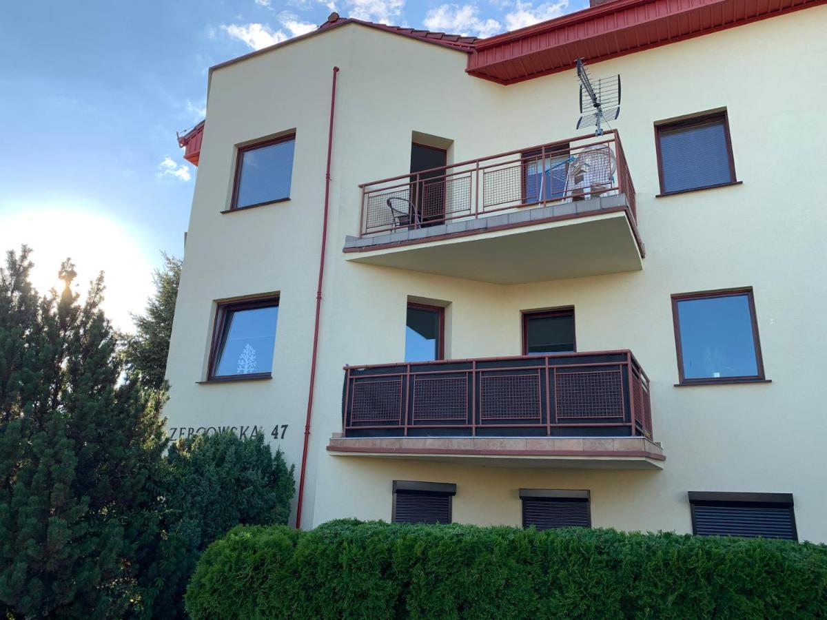Appartement Apartament Pod Gwiazdami à Ostrów Wielkopolski Extérieur photo